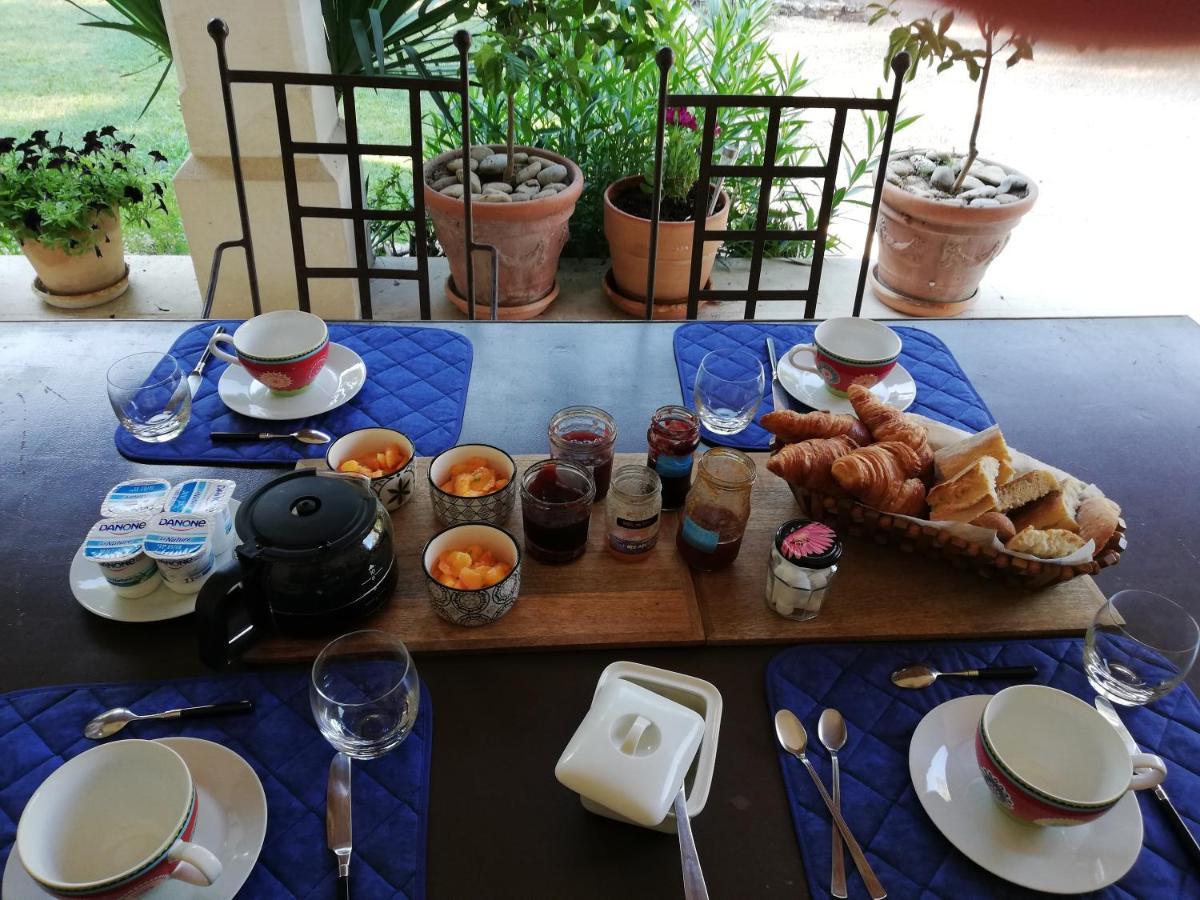La Goutadou Bed & Breakfast Cabannes Luaran gambar