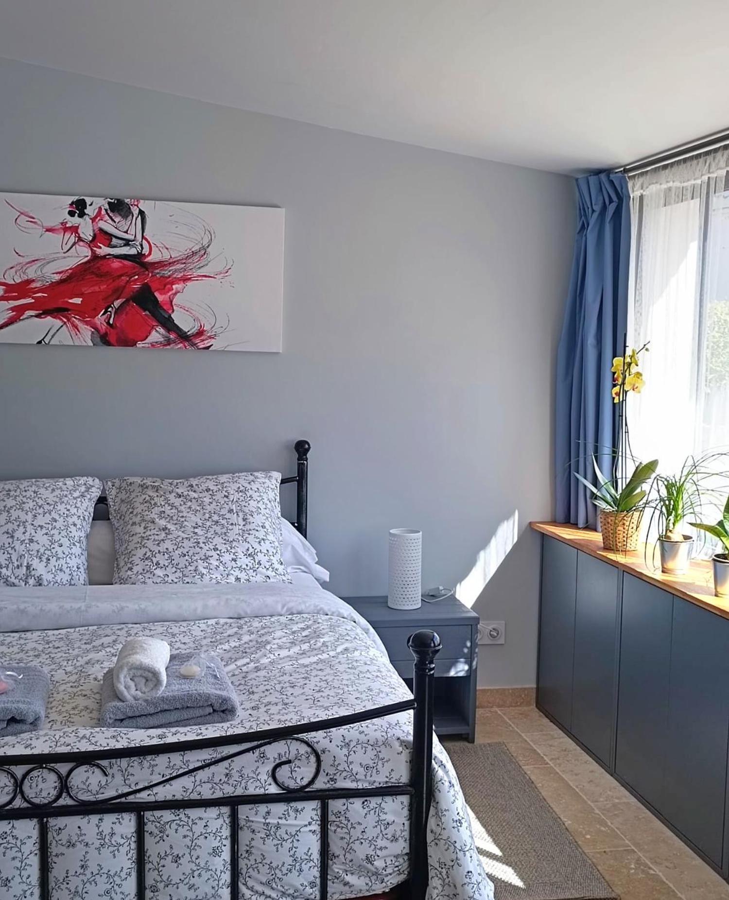 La Goutadou Bed & Breakfast Cabannes Luaran gambar