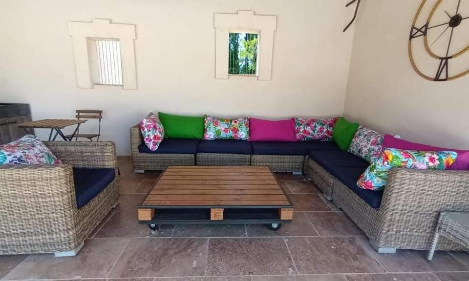 La Goutadou Bed & Breakfast Cabannes Luaran gambar